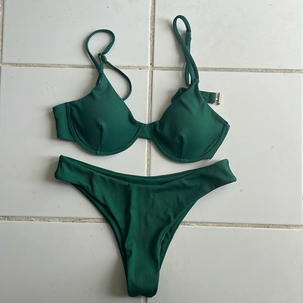BRAND NEW/ NEVER BEEN WORN Green Bikini- Shein